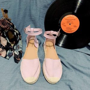 Old navy sandals super cute👍🏻💫❣️🥰